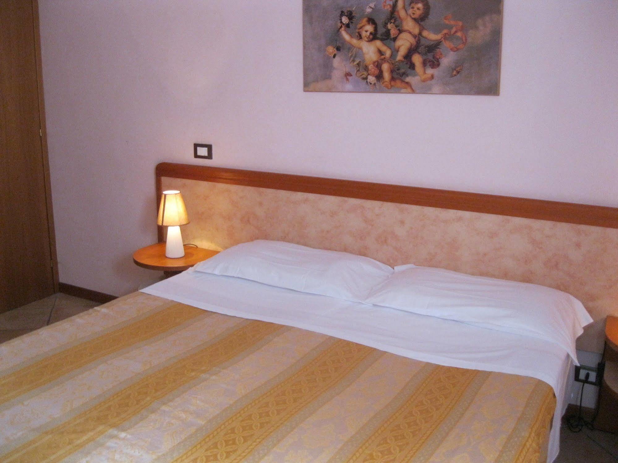 Hotel Venezia Montecatini Terme Exterior foto